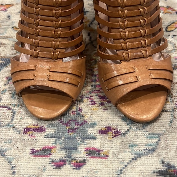 Vince Camuto Eliana Bootie in Tan Size 10 - Picture 5 of 7
